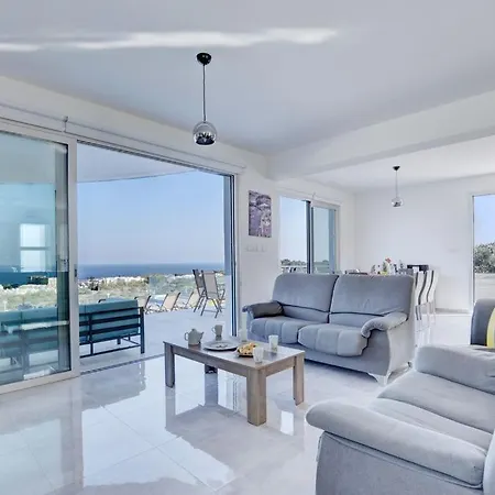 Villa Kono Provoles - Luxury 4 Bedroom With Stunning Panoramic Sea Views Protaras