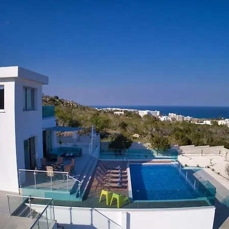 Kono Provoles - Luxury 4 Bedroom With Stunning Panoramic Sea Views *