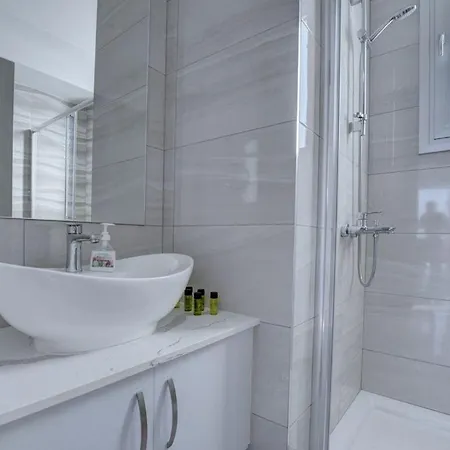 Kono Provoles - Luxury 4 Bedroom With Stunning Panoramic Sea Views Villa