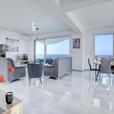 Kono Provoles - Luxury 4 Bedroom With Stunning Panoramic Sea Views *