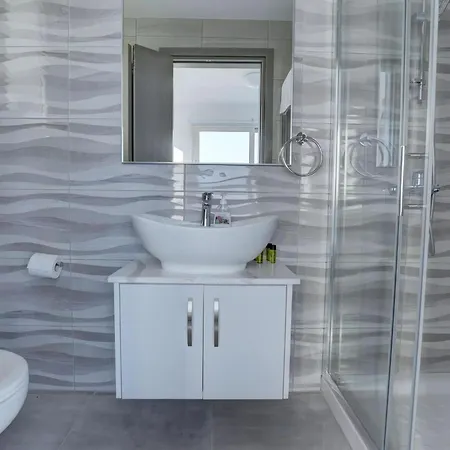 Kono Provoles - Luxury 4 Bedroom With Stunning Panoramic Sea Views Villa